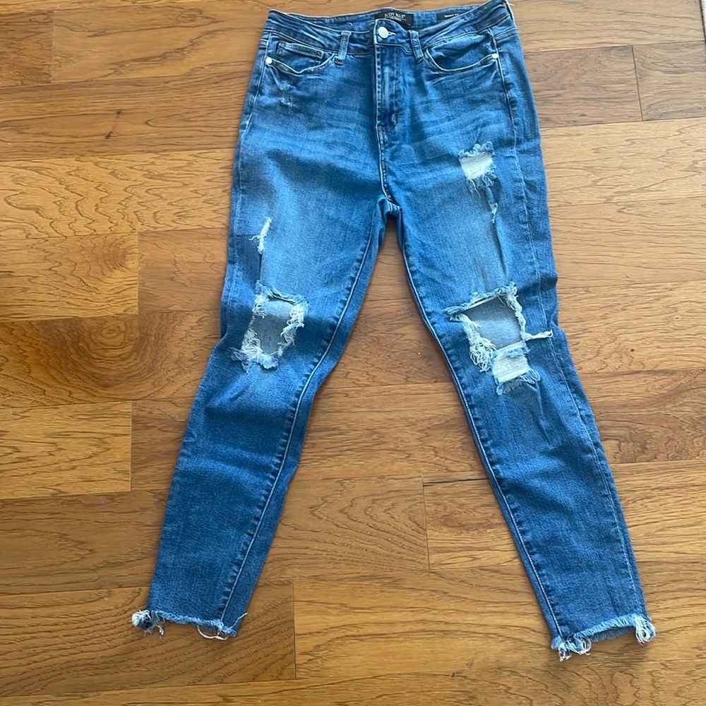 Skinny fit Judy blue jeans. Size 13/31